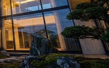静かな立地の庭